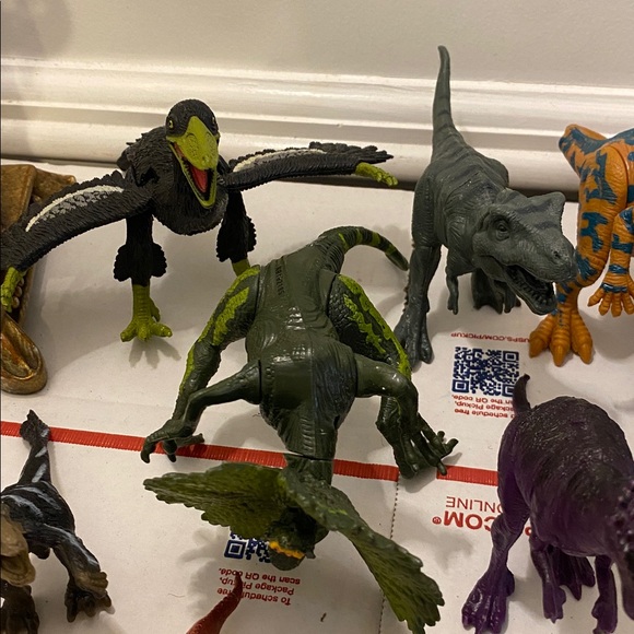 Bundle of (20) assorted dinosaurs weighing 2 pounds good condition - Picture 2 of 6